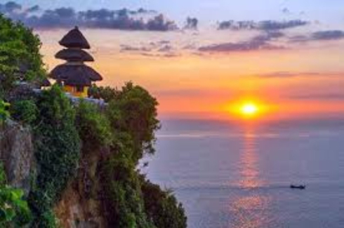 Bali Uluwatu Sunset Tour Package